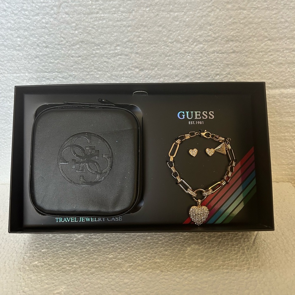 Guess Jewelry Bracelet & Earrings Set With Travel Case